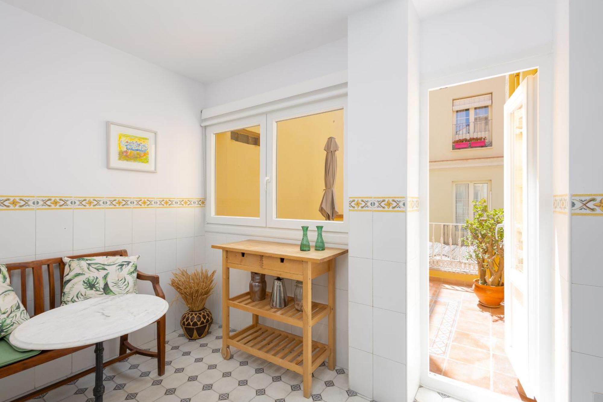 מאלגה C92 - Rustic Two Bedrooms Apartment With Terrace מראה חיצוני תמונה