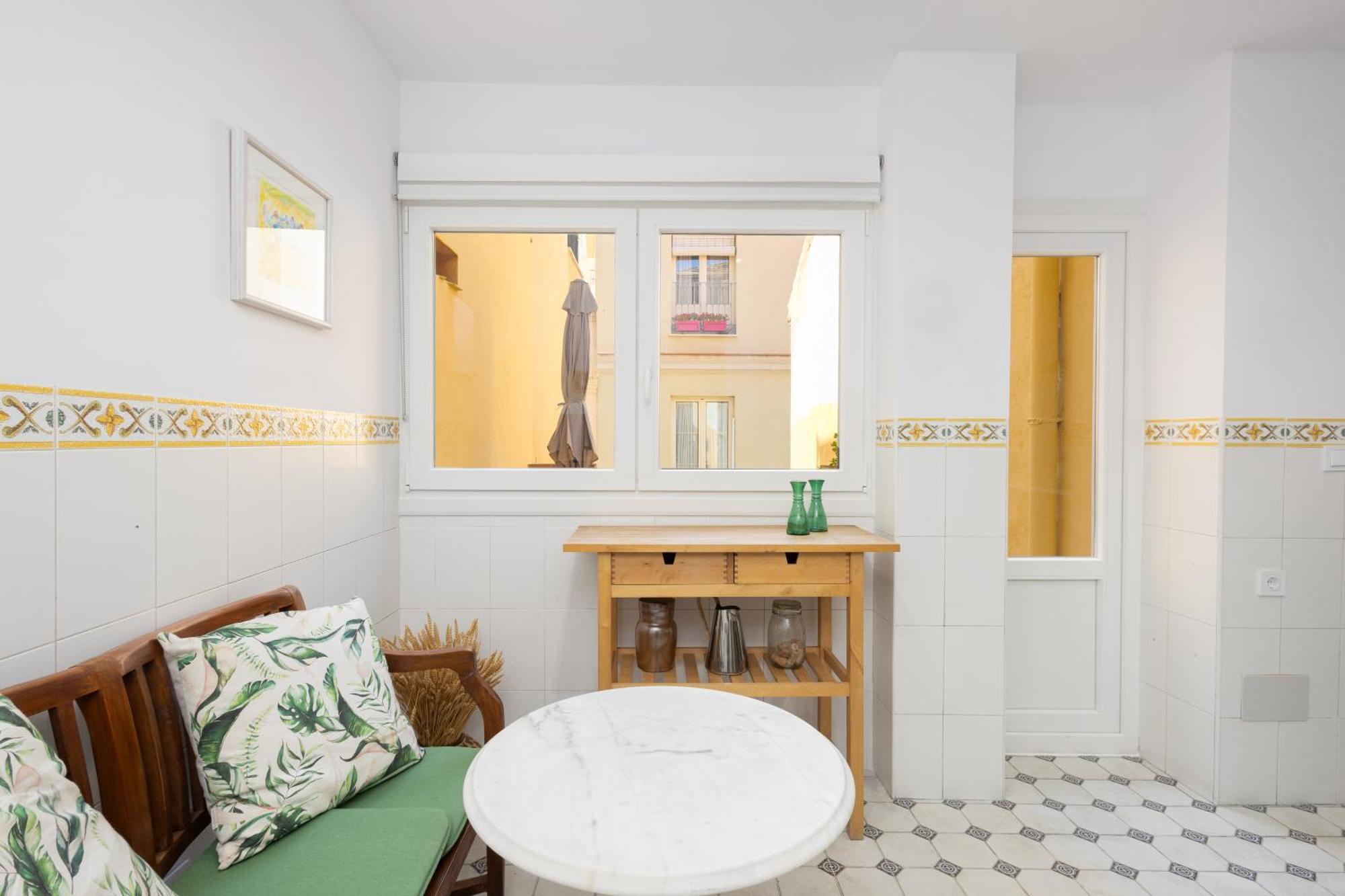 מאלגה C92 - Rustic Two Bedrooms Apartment With Terrace מראה חיצוני תמונה