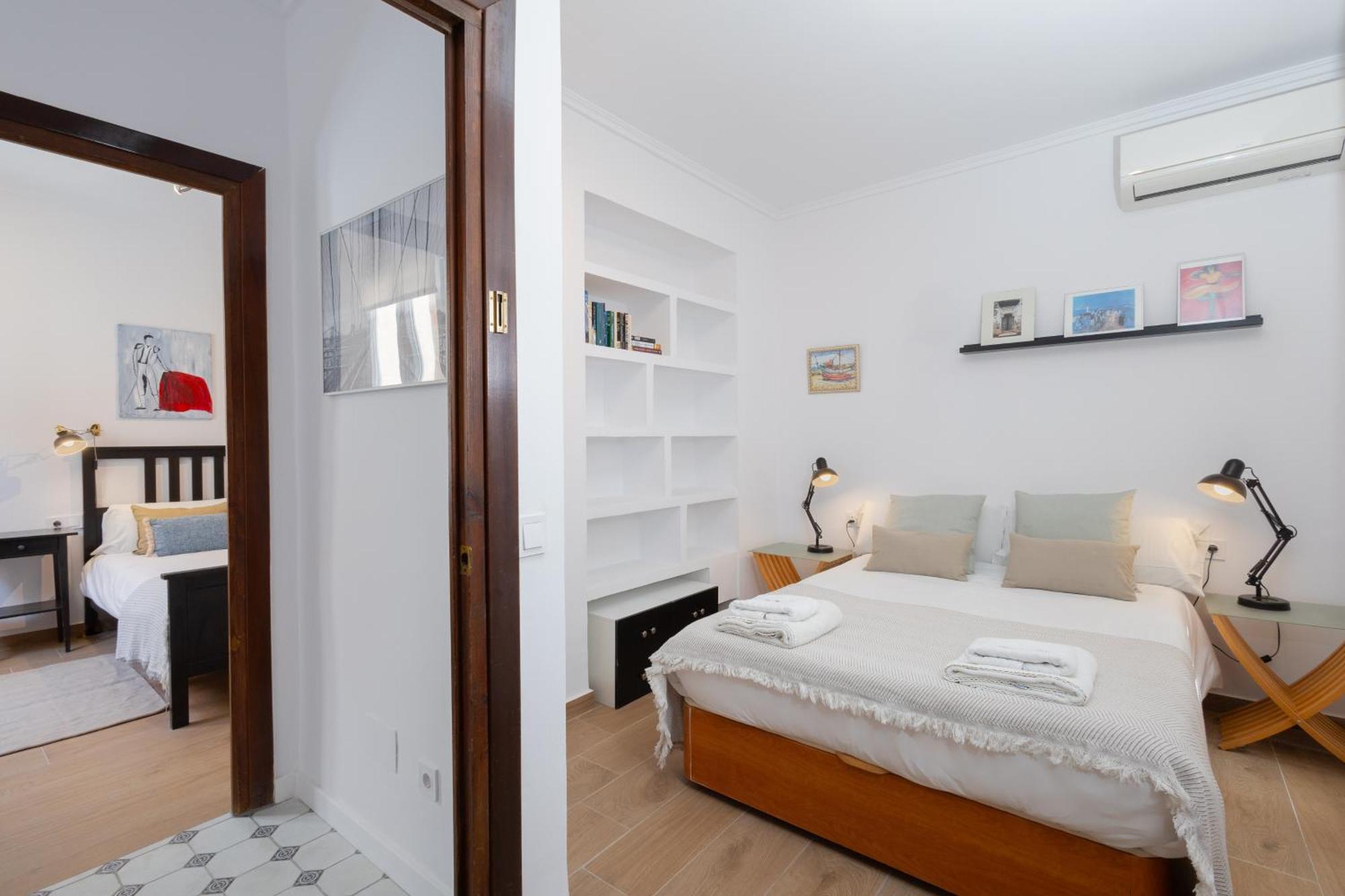 מאלגה C92 - Rustic Two Bedrooms Apartment With Terrace מראה חיצוני תמונה
