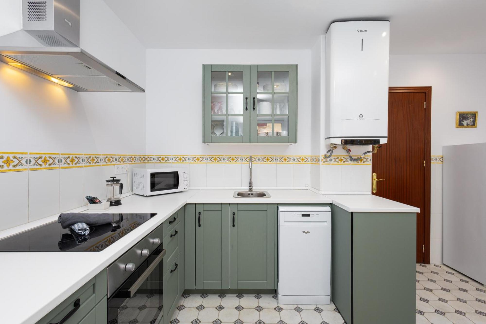 מאלגה C92 - Rustic Two Bedrooms Apartment With Terrace מראה חיצוני תמונה